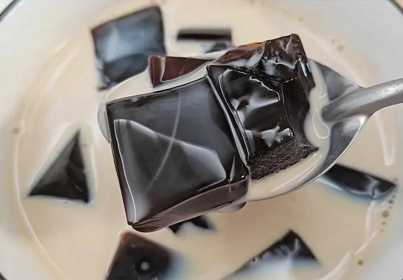 Herbal Jelly Latte China's Refreshing Coffee Innovation for Summer 2025 (6)