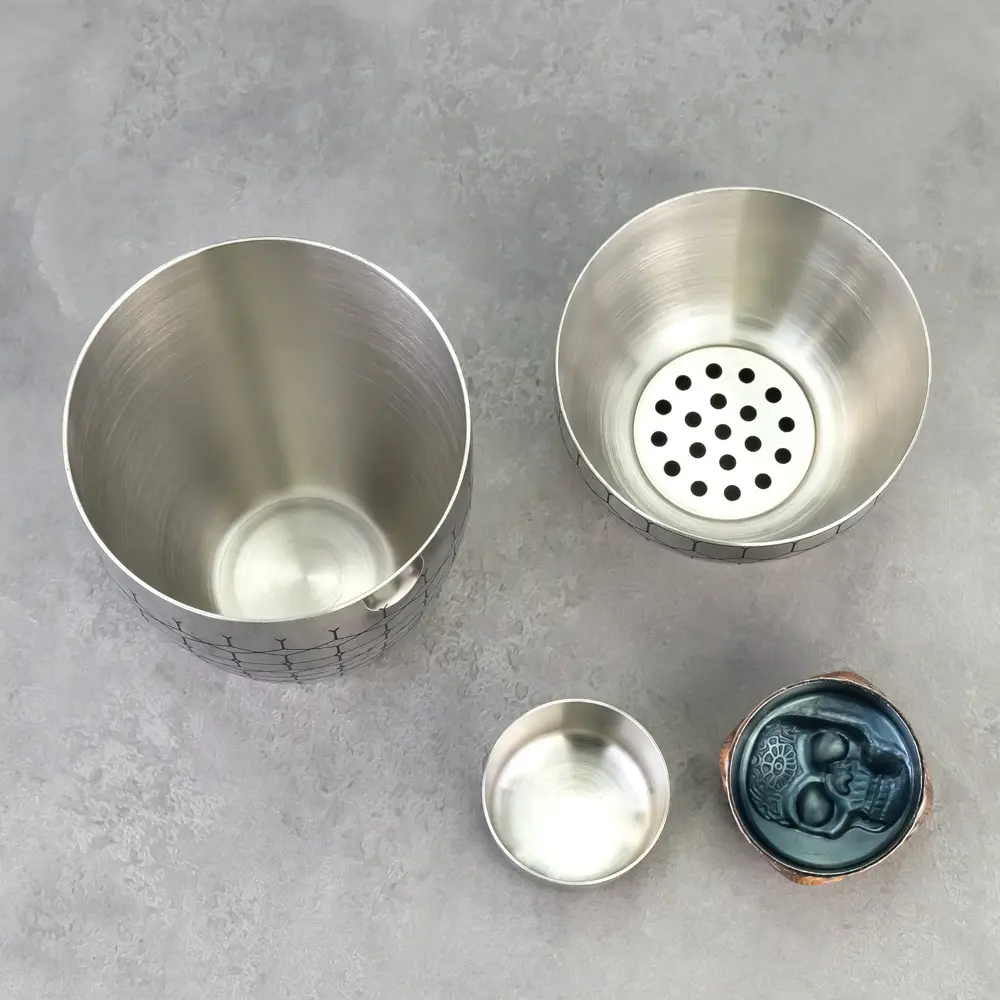 Unique Skull-Head Built-In Strainer Heavyweight Martini Sharker (1).jpg